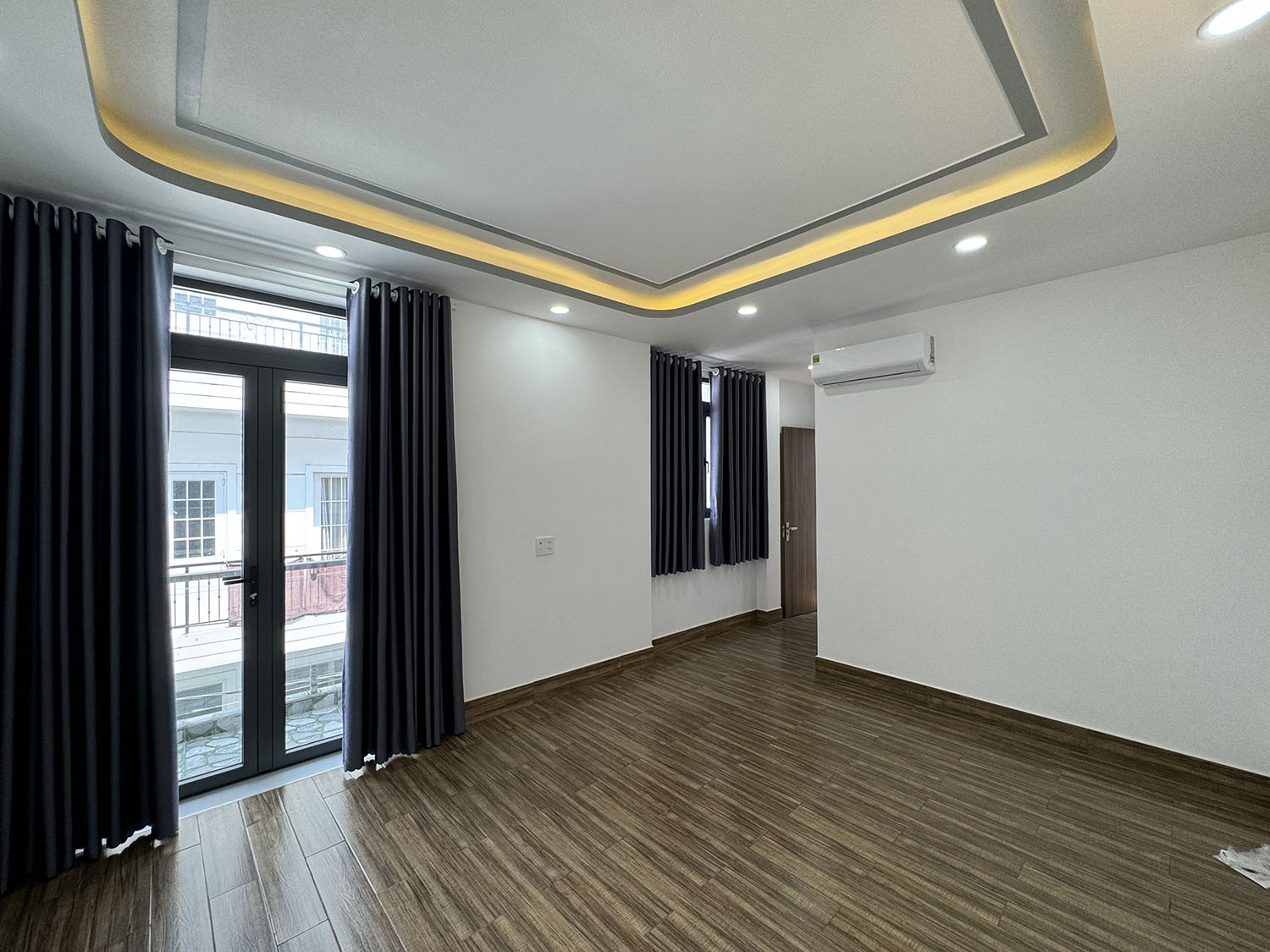 Bán nhà Nơ Trang Long, Quận Bình Thạnh Tuyệt phẩm B.thự Mini 3 lầu thiết kế Singapore hẻm ôtô 7 chỗ